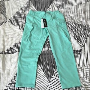 Hylete Women’s Nimbus Capri (Mint)